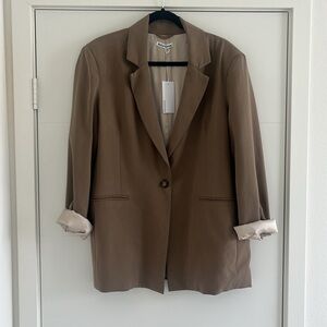 NWT Reformation Catrina Blazer in Mushroom Color Size Medium Sold Out Online